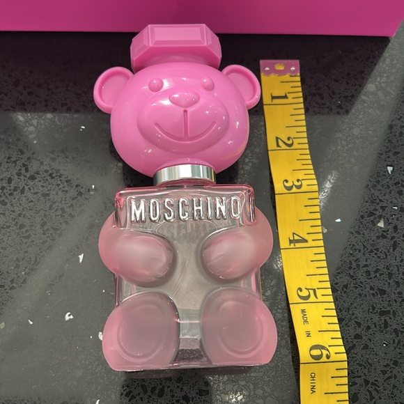 Moschino Bubble Gum Perfume - Picture 5 of 8
